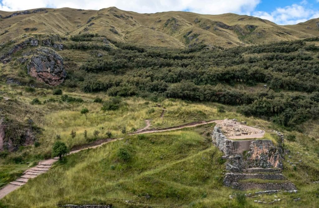 A sector in Tambomachay that leads to the path to Huchuy Qosqo.